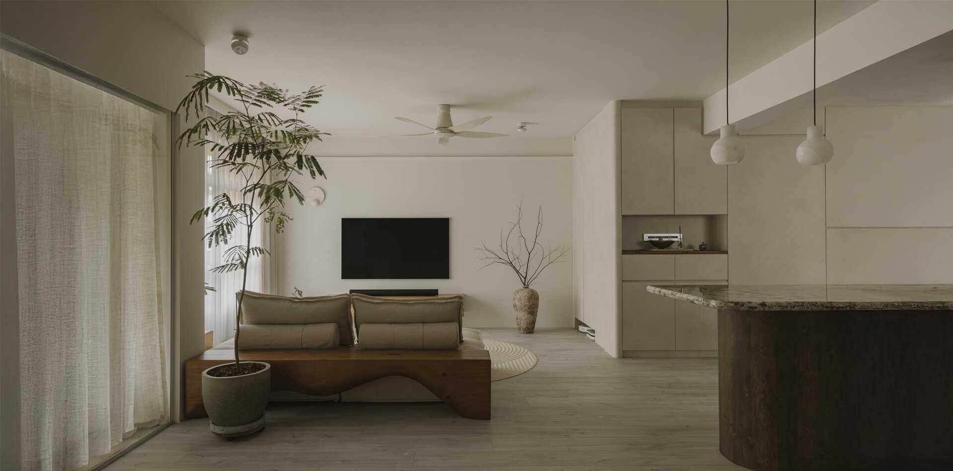THE MINIMAL HOUSE