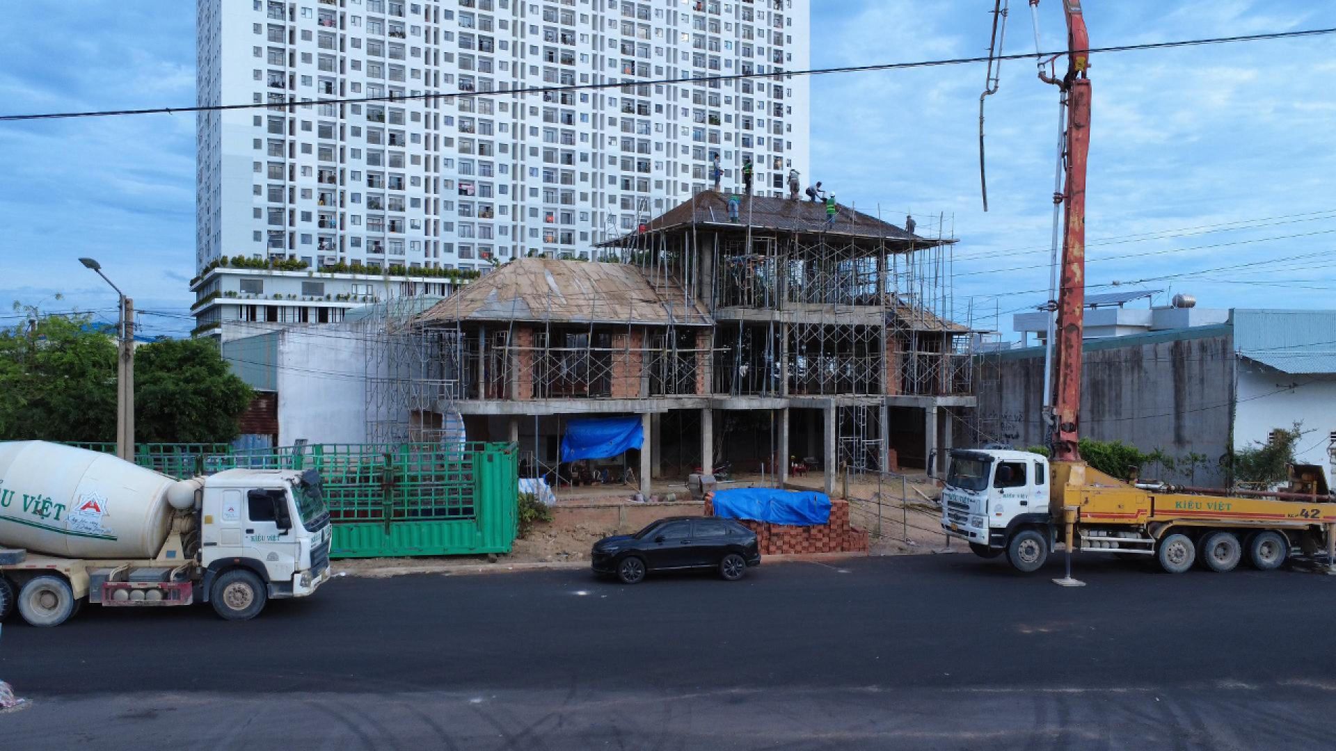 CẤT NÓC VILLA NGHỈ DƯỠNG